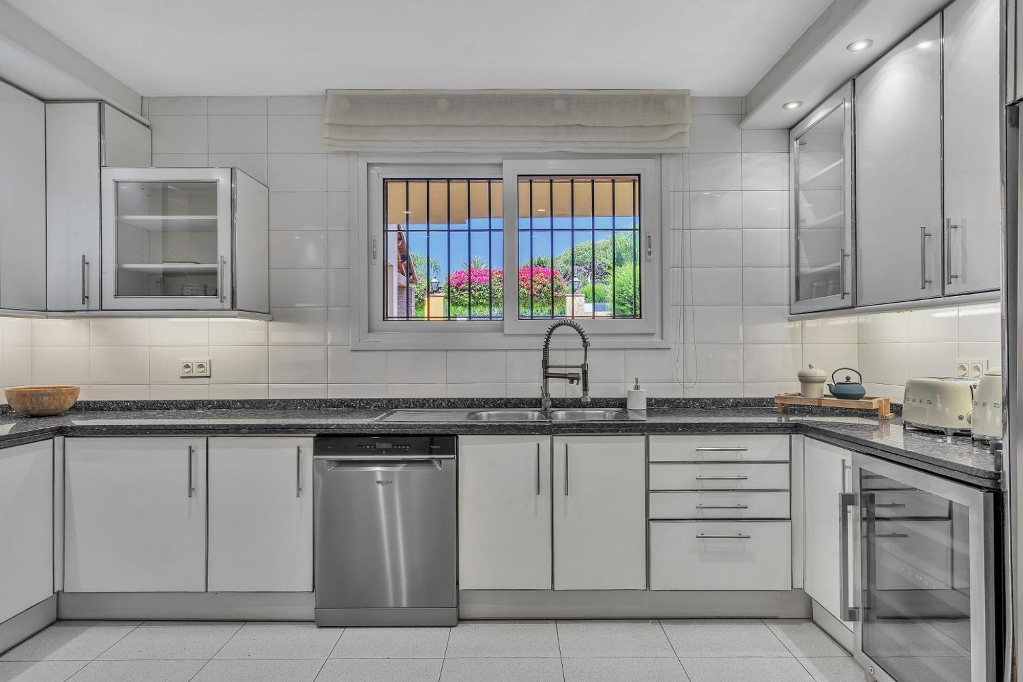 In Great Location Villa *