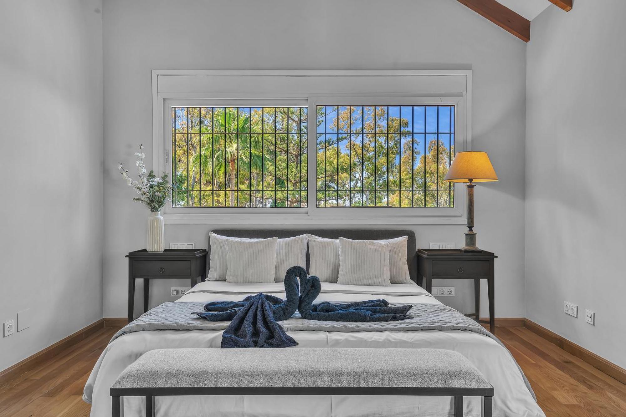 In Great Location Villa Marbella